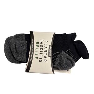 Feetures Plantar Fasciitis Relief Socks Black No Show Tab Light Cushion Small